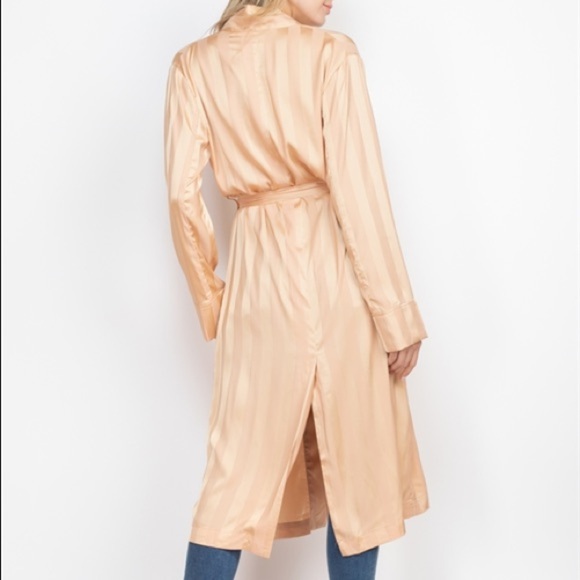 NEW TRENDY SATIN GOLD KIMONO ROBE - Picture 2 of 7